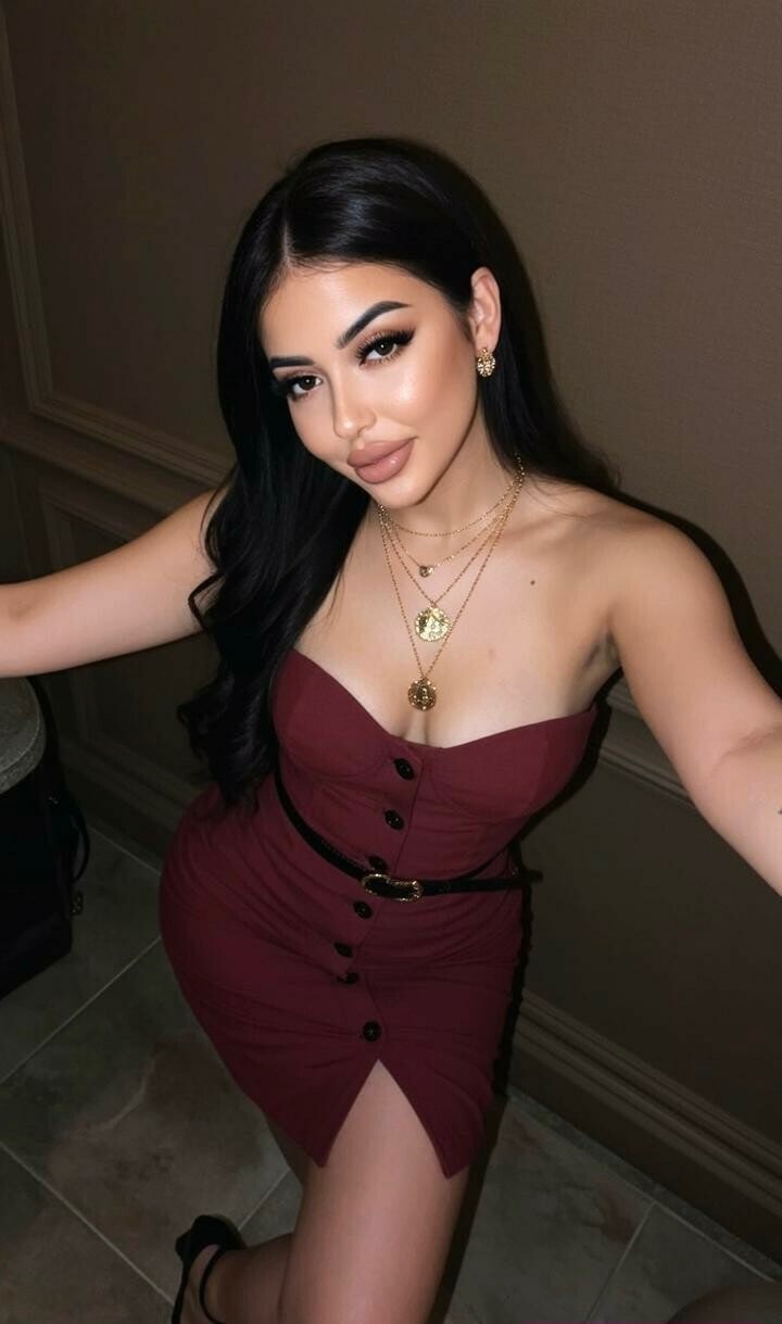 Adela Girne escort