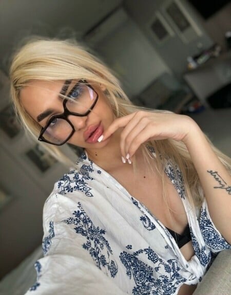 Emel-Girne Girne escort